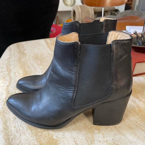 Nisolo Heeled Chelsea Boots - Picture 3 of 9